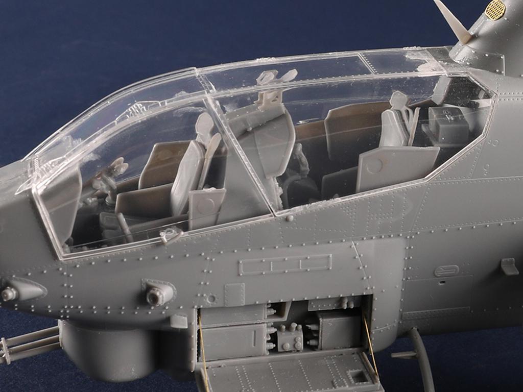 AH-1W Super Cobra (Vista 6)