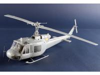 UH-1B Huey (Vista 17)