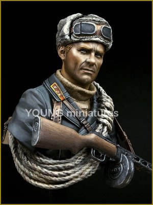 Soviet Mountaineer Officer 1942  (Vista 6)