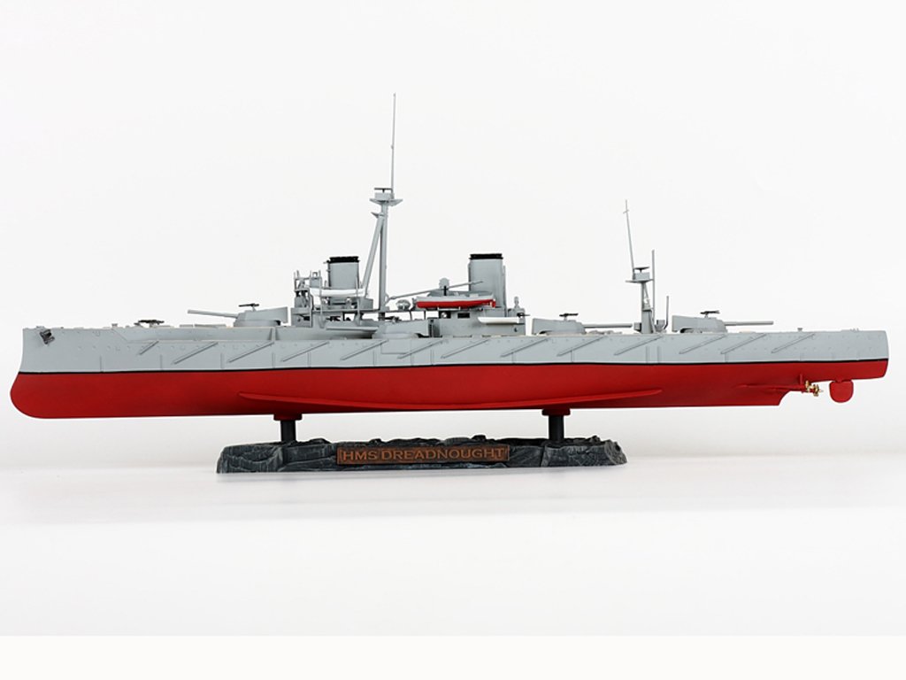 British battleship HMS Dreadnought  (Vista 2)