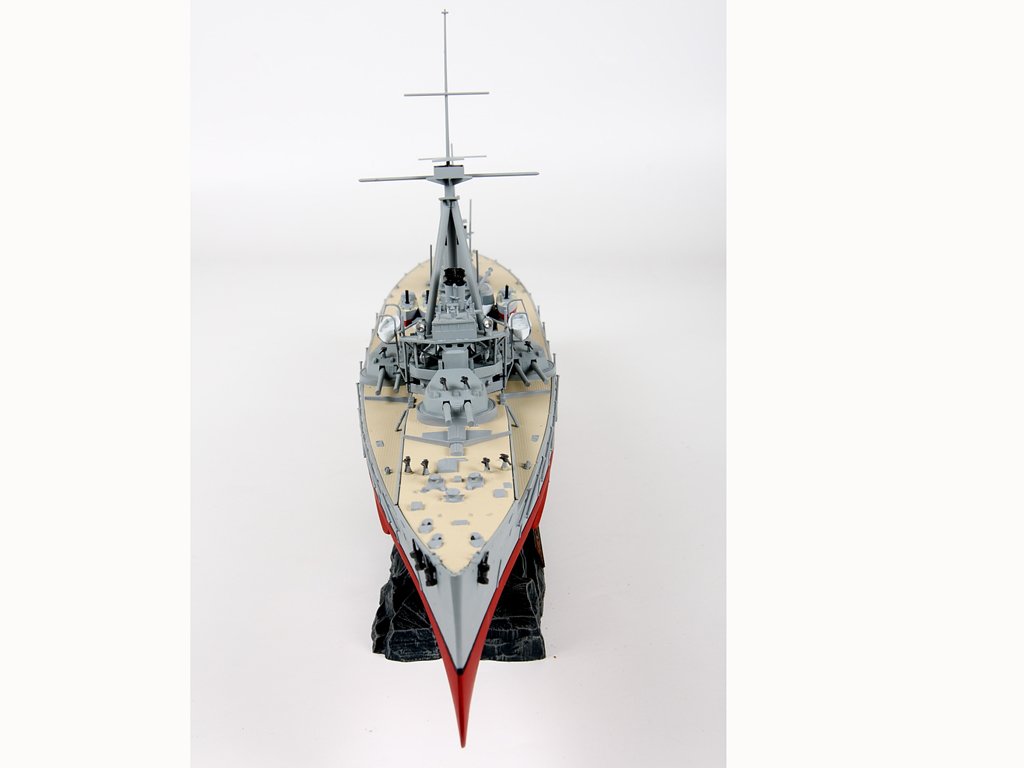British battleship HMS Dreadnought  (Vista 4)